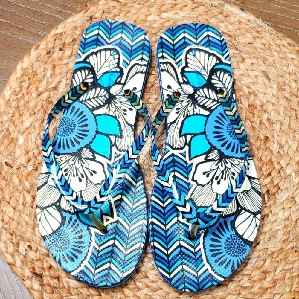 Vera Bradley Blue Floral Flip Flops (L, 9-10)